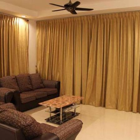 קמרון היילנדס Crown Imperial Court Apartment מראה חיצוני תמונה