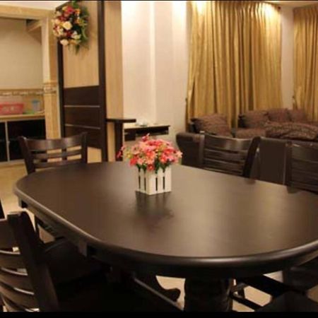 קמרון היילנדס Crown Imperial Court Apartment מראה חיצוני תמונה