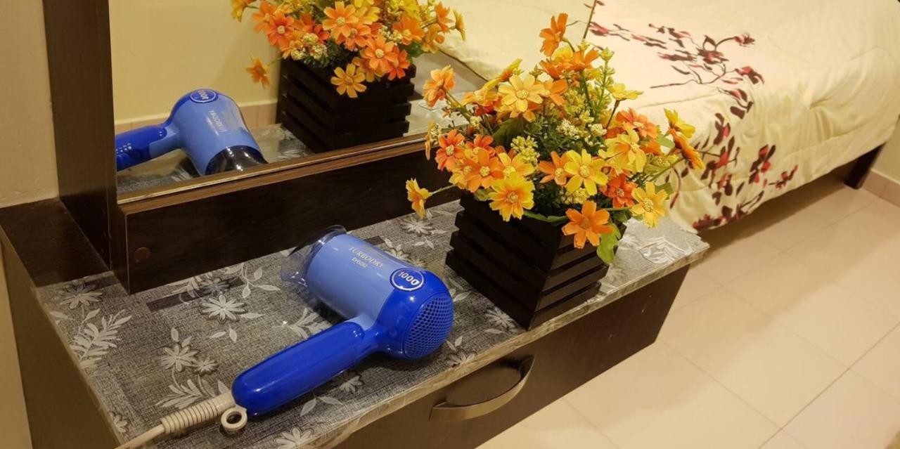 קמרון היילנדס Crown Imperial Court Apartment מראה חיצוני תמונה