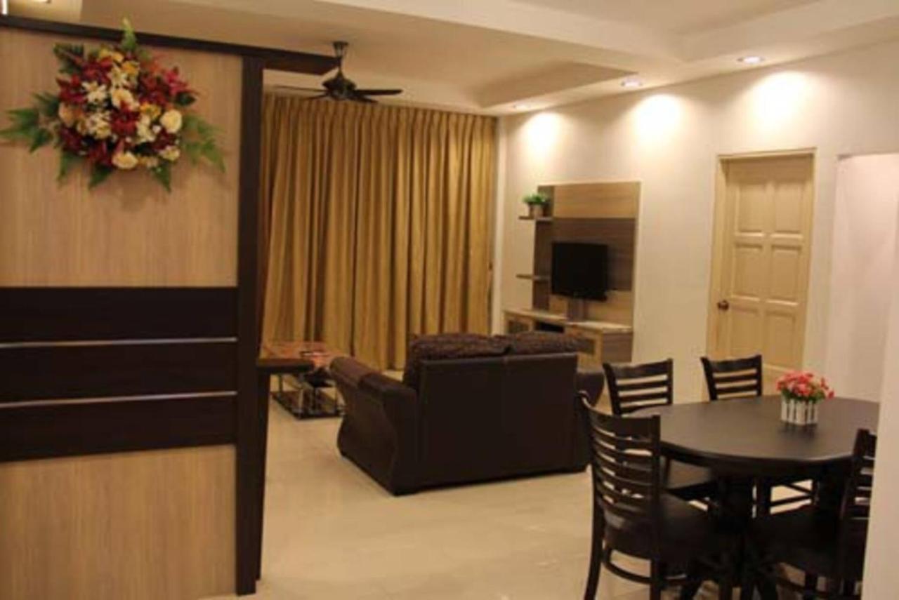 קמרון היילנדס Crown Imperial Court Apartment מראה חיצוני תמונה